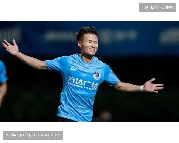 大连英博锋线林良铭梅开二度，助球队逆转